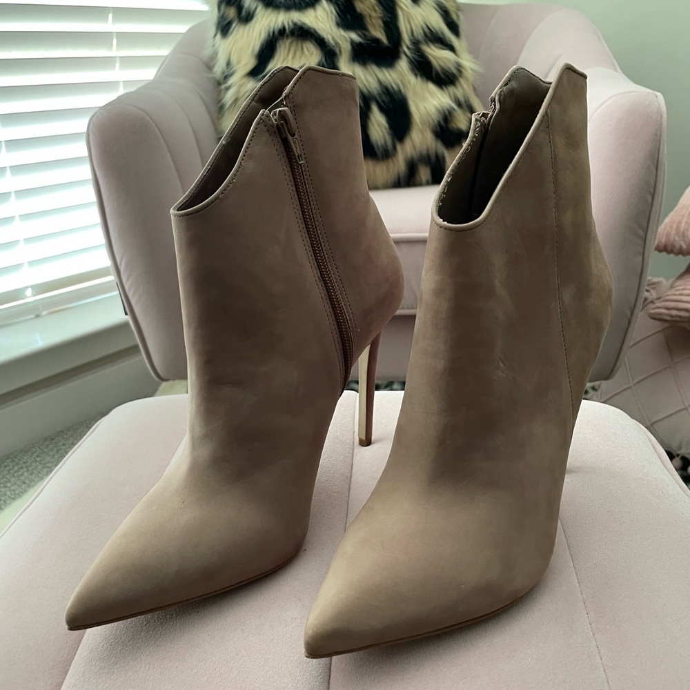 Aldo Soft pink ankle booties size 10